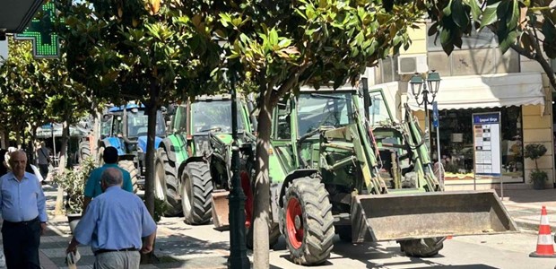Βγήκαν τα τρακτέρ στα Φάρσαλα